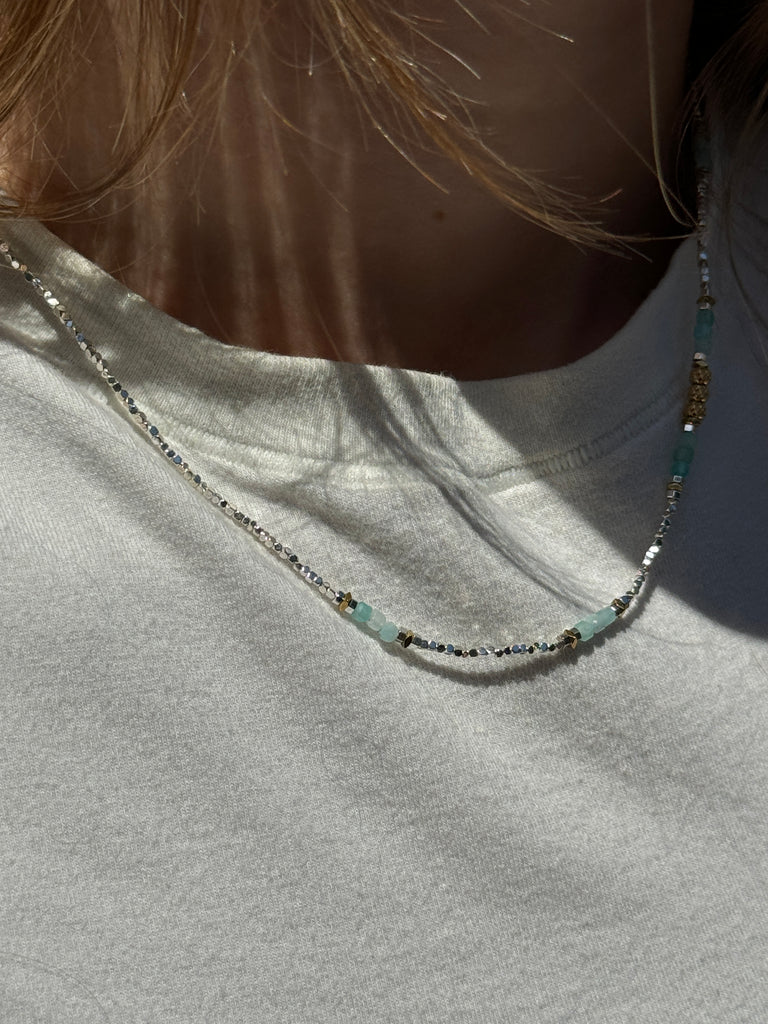 roestvrij staal ketting met zilveren en turquoise kralen